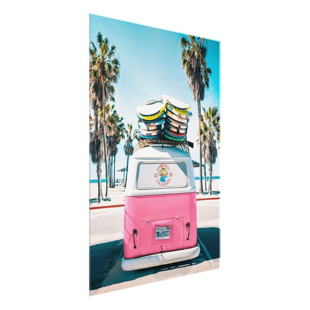 Billeder hav Pink VW Bus With Surfboards
