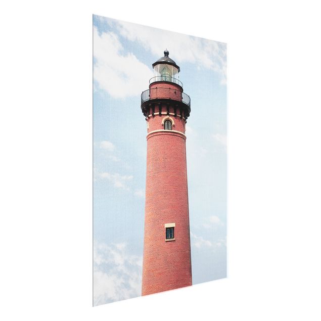 Billeder hav Red Lighthouse On Sky Blue Backdrop