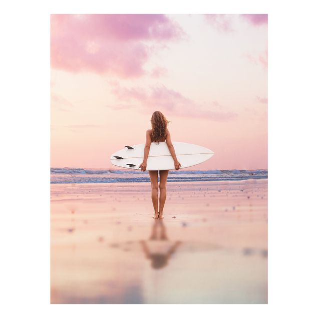 Glasbilleder strande Surfer Girl With Board At Sunset