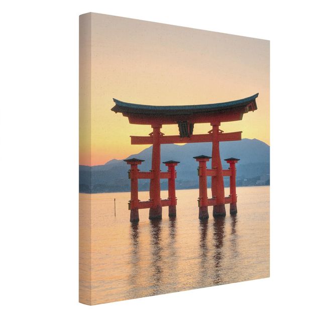 Billeder arkitektur og skyline Torii Near Itsukushima