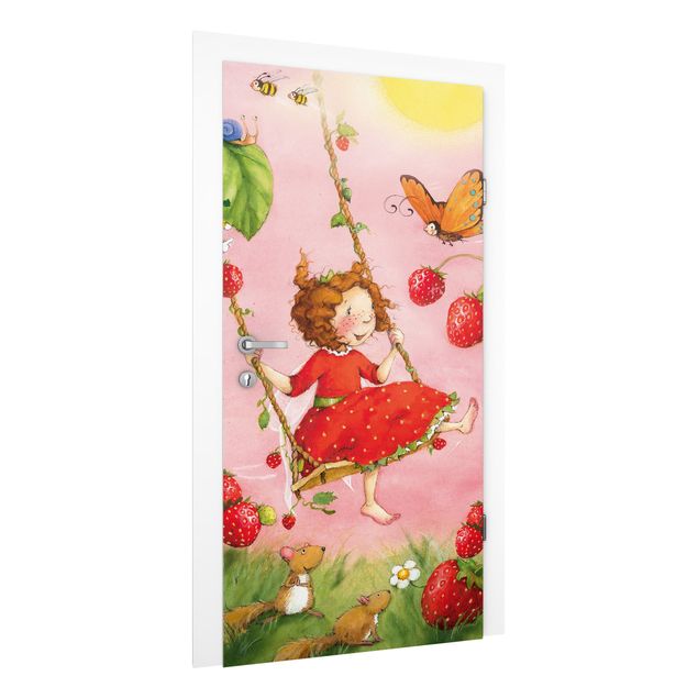 Tapet med sommerfugle Little Strawberry Strawberry Fairy - Tree Swing