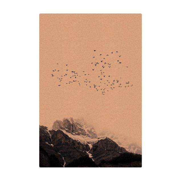 Tæpper Flock Of Birds In Front Of Mountains Black And White