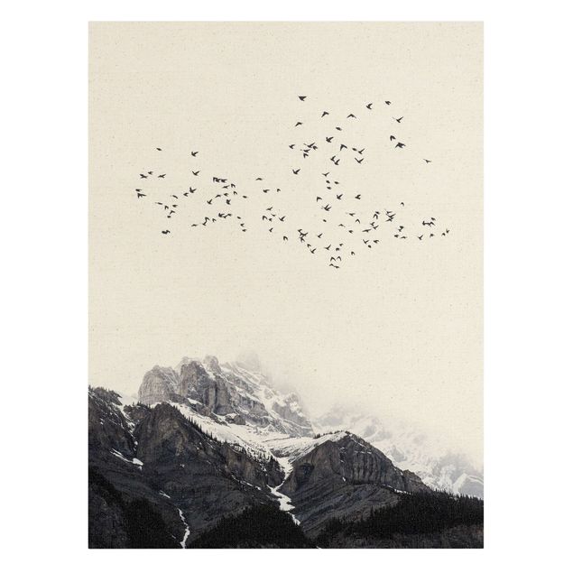 Billeder landskaber Flock Of Birds In Front Of Mountains Black And White