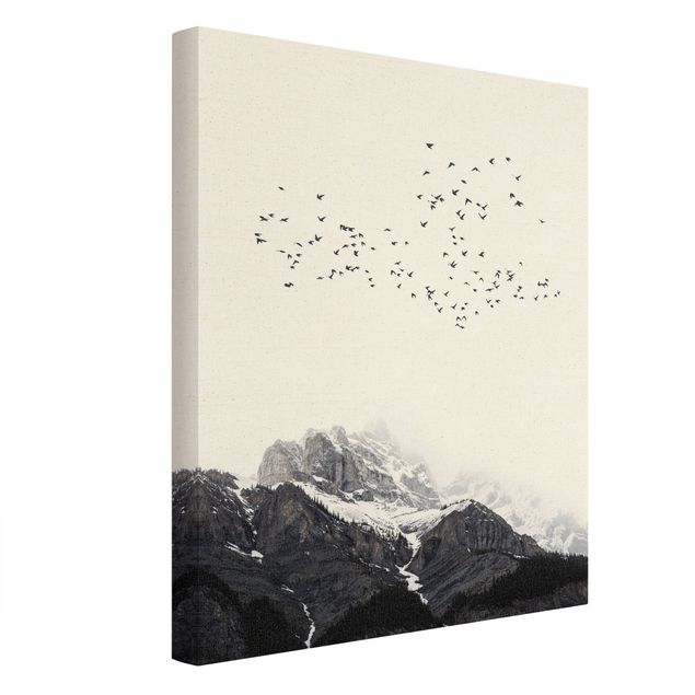 Billeder på lærred sort og hvid Flock Of Birds In Front Of Mountains Black And White