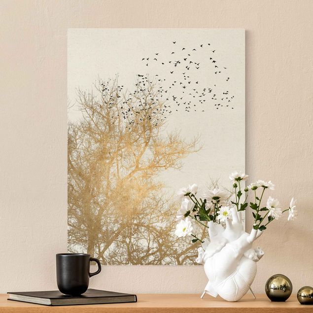 Billeder på lærred fugle Flock Of Birds In Front Of Golden Tree