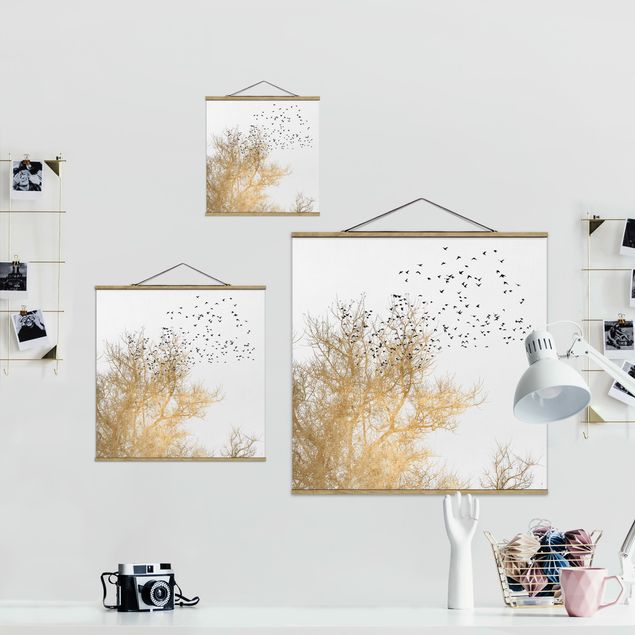 Billeder moderne Flock Of Birds In Front Of Golden Tree